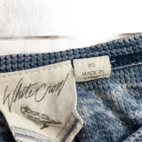 White Crow | (XS) Scoop Neck Tee Dusty Blue Lace - Picture 6 of 6